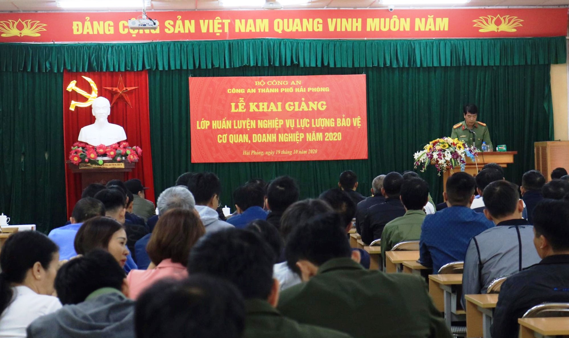 Khai mạc lớp huấn luyện nghiệp vụ cho lực lượng bảo vệ cơ quan, doanh nghiệp